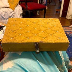 JEWELRY STORAGE DELUXE EXTENSIVE STORAGE, Pierced, Necklaces,Rings Snap Closure